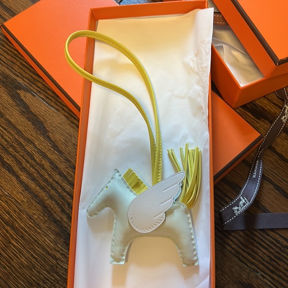 Brand new hermes Pegasus rodeo pegase vert fizz lime white - Picture 2 of 4